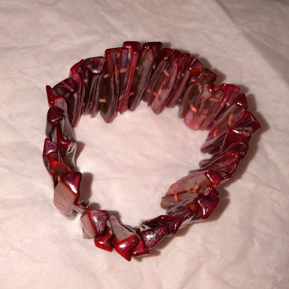 Red Shell Bangle Bracelet - Picture 5 of 7